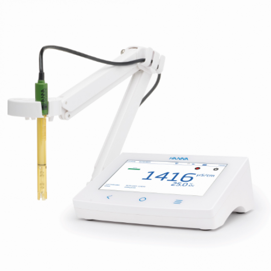Advanced Conductivity Benchtop Meter