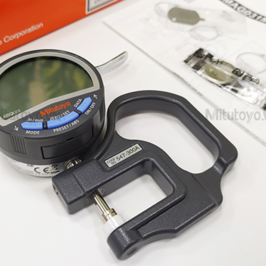 Electronic thickness gauge