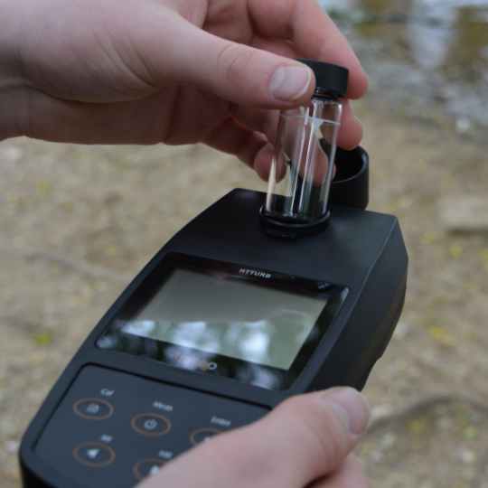 Small and lightweight portable turbidity meter WT13-400