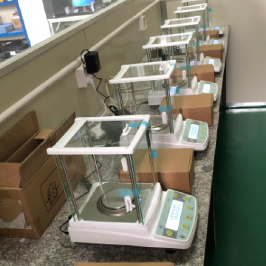 Technical scale AB FPA214